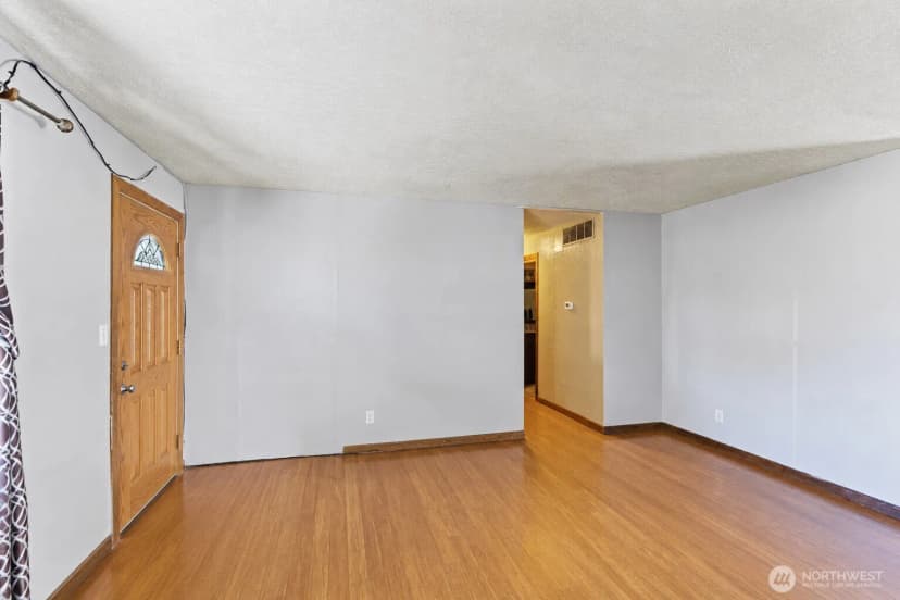 Property photo for 27054 124th Avenue Se, Kent photo 6