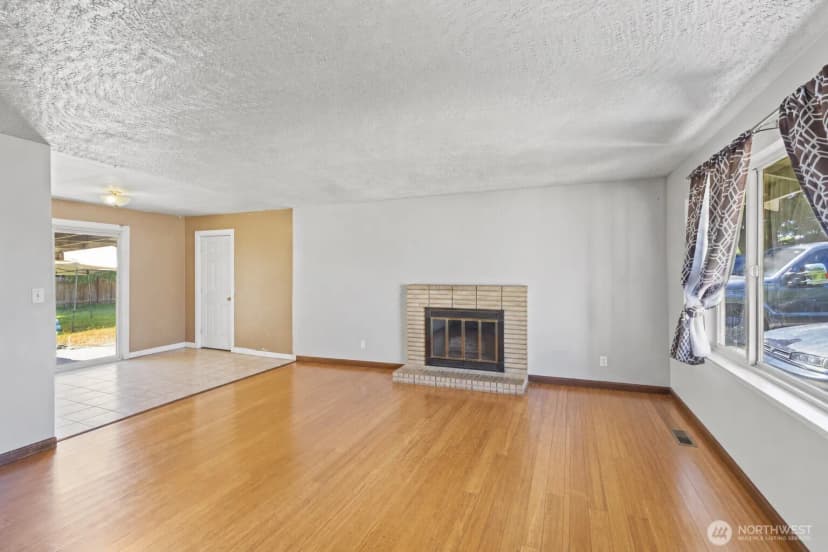Property photo for 27054 124th Avenue Se, Kent photo 4