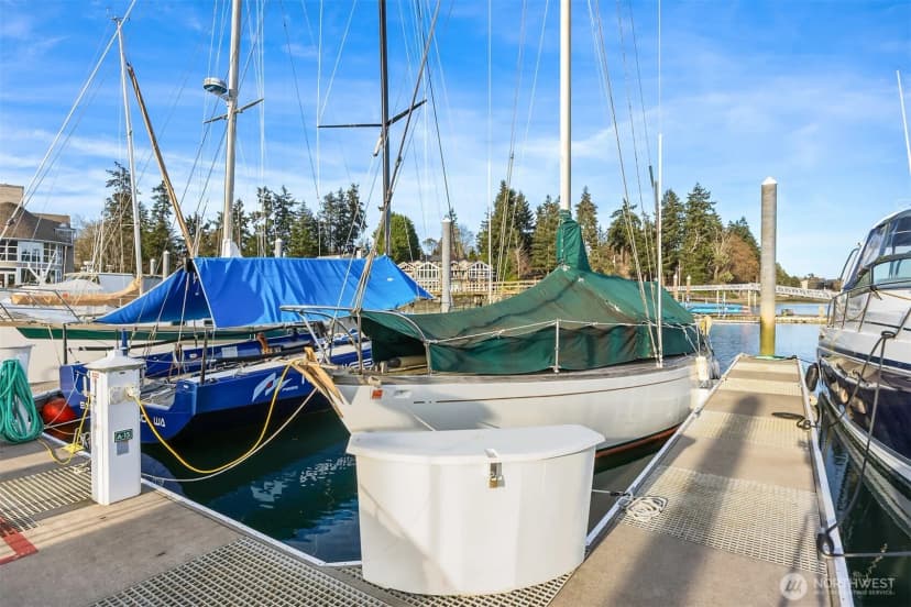Property photo for 141 Parfitt Way Sw #a-15, Bainbridge Island photo 10