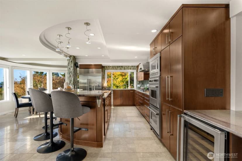 Property photo for 10225 Ne 62nd Street, Kirkland photo 14