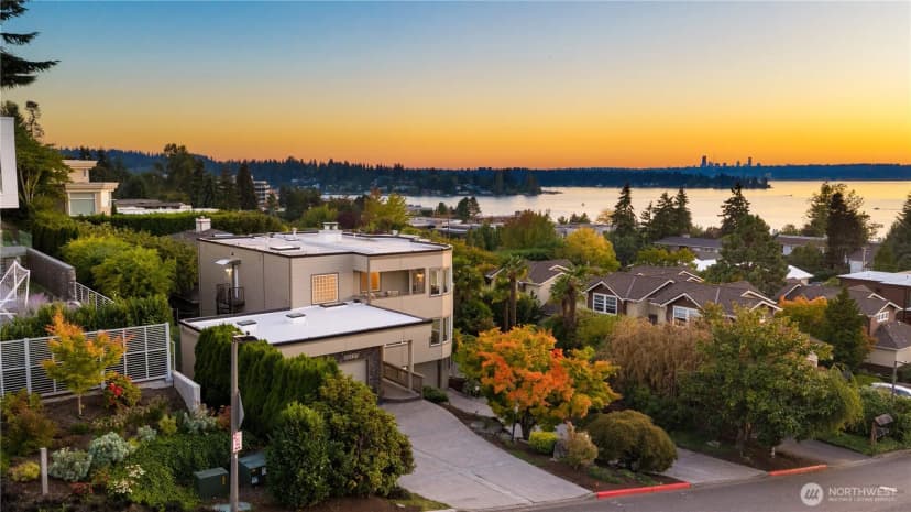 Property photo for 10225 Ne 62nd Street, Kirkland photo 9