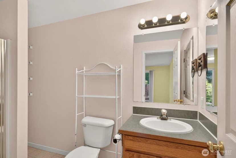 Property photo for 17701 Hillside Court, Arlington photo 14