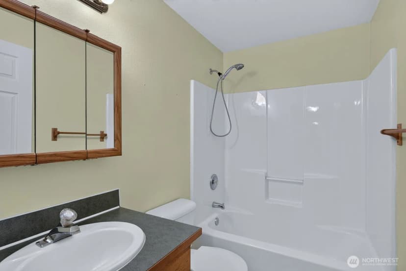 Property photo for 17701 Hillside Court, Arlington photo 17