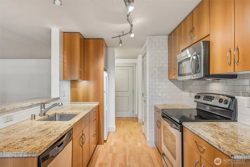 Property photo for 22910 90th Avenue W #e304, Edmonds photo 8