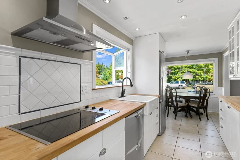 Property photo for 829 Ne 189th Street, Shoreline photo 13