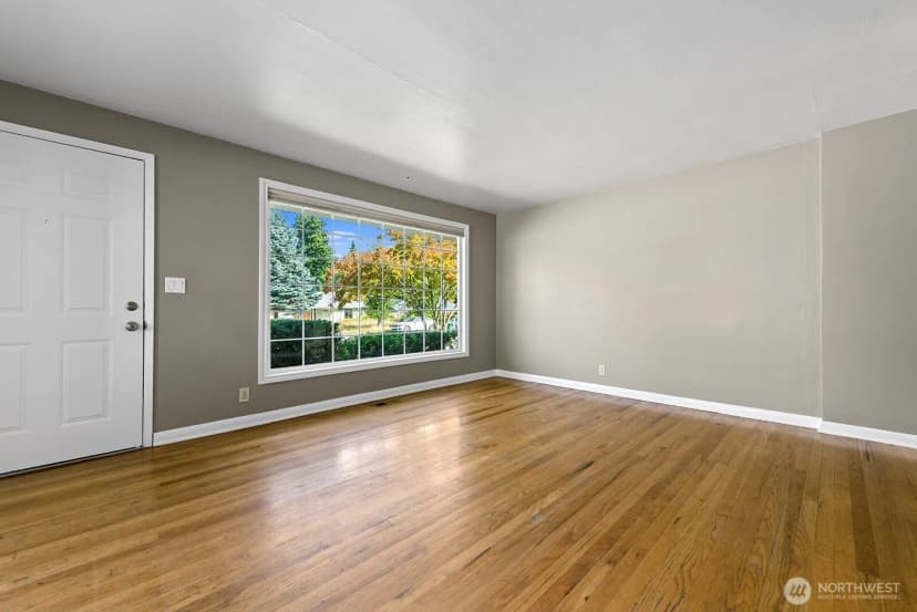 Property photo for 829 Ne 189th Street, Shoreline photo 17
