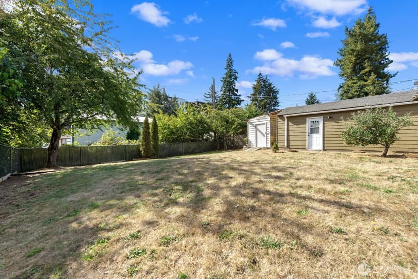 Property photo for 829 Ne 189th Street, Shoreline photo 6