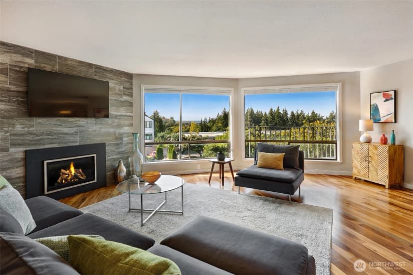 Property photo for 1005 5th Avenue S #102b, Edmonds photo 2