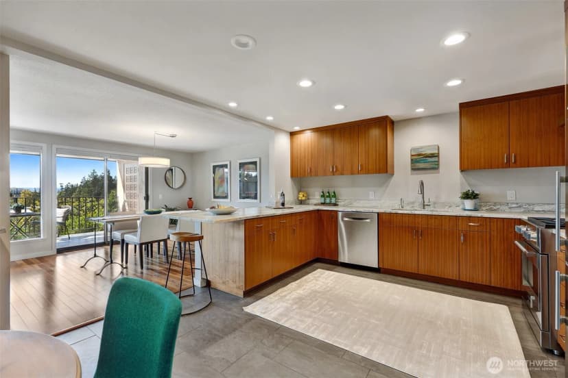 Property photo for 1005 5th Avenue S #102b, Edmonds photo 8