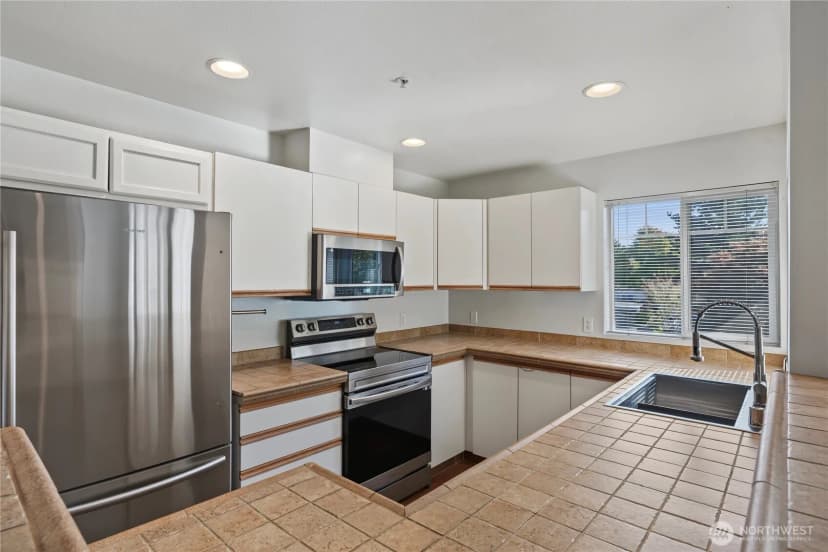 Property photo for 5727 S 234th Place #9-4, Kent photo 8