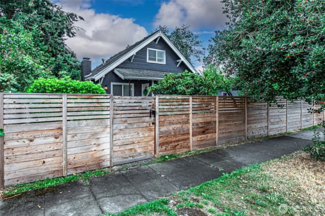 Property photo for 3629 S Asotin Street, Tacoma photo 2