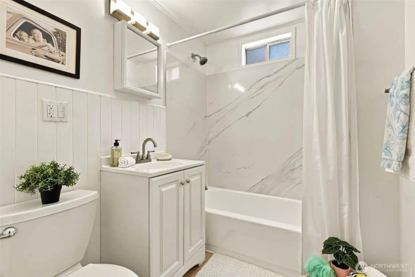Property photo for 4119 Sw Kenyon Street, Seattle photo 7