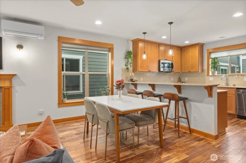 Property photo for 4115 42nd Avenue Sw #a, Seattle photo 8