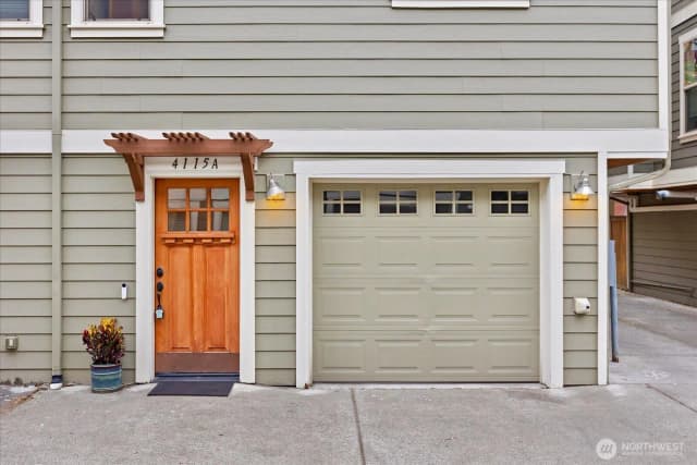 Property photo for 4115 42nd Avenue Sw #a, Seattle photo 2