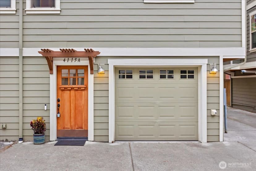 Property photo for 4115 42nd Avenue Sw #a, Seattle photo 2