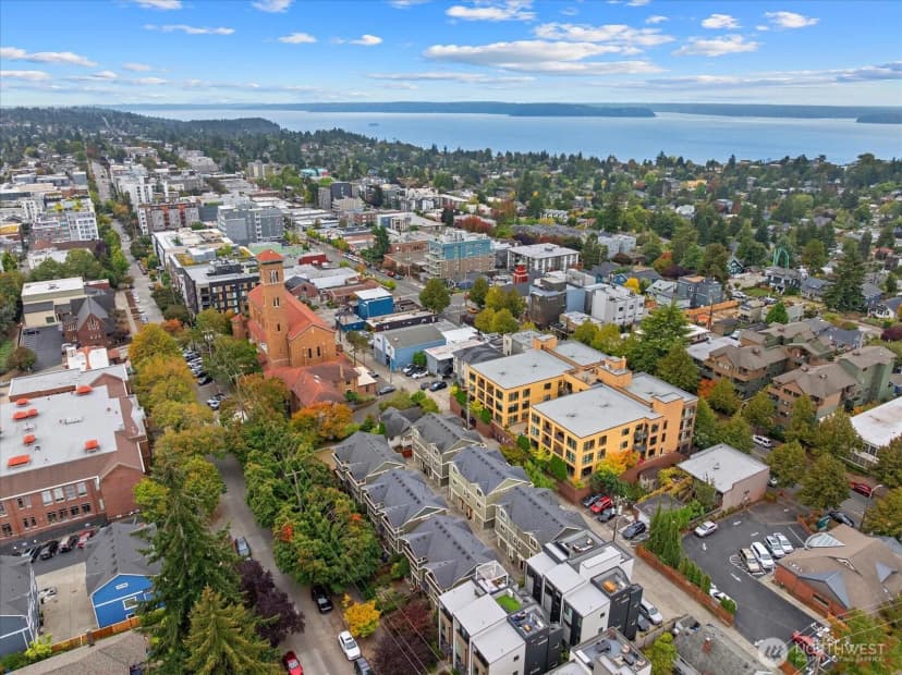 Property photo for 4115 42nd Avenue Sw #a, Seattle photo 27