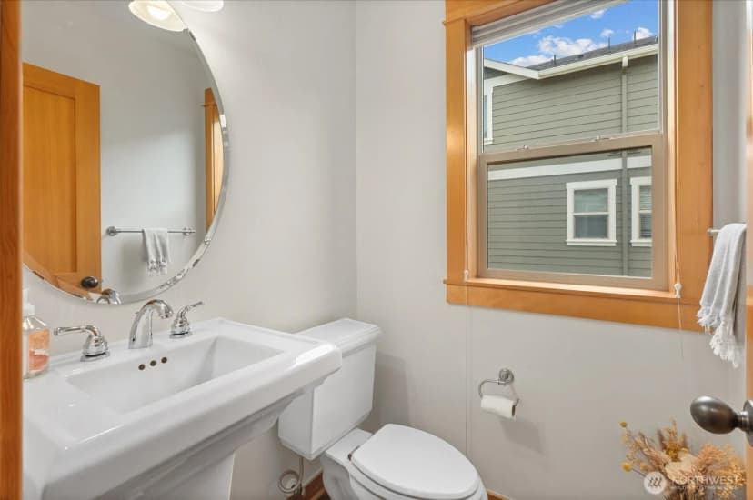 Property photo for 4115 42nd Avenue Sw #a, Seattle photo 12