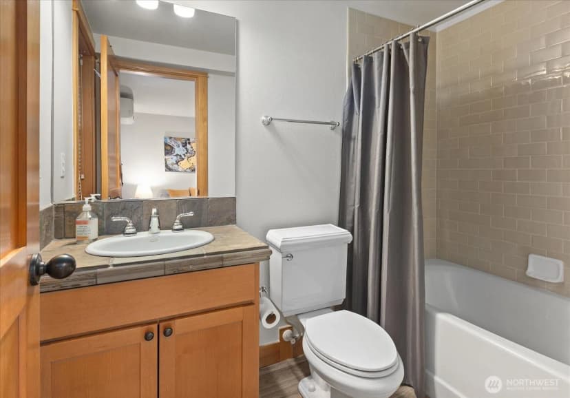 Property photo for 4115 42nd Avenue Sw #a, Seattle photo 22