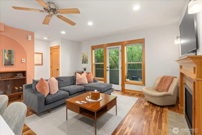 Property photo for 4115 42nd Avenue Sw #a, Seattle photo 6