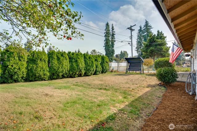 Property photo for 30521 1st Pl Sw, Federal Way photo 5