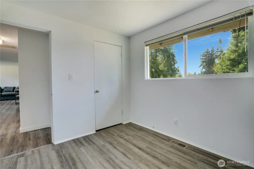 Property photo for 30521 1st Pl Sw, Federal Way photo 15