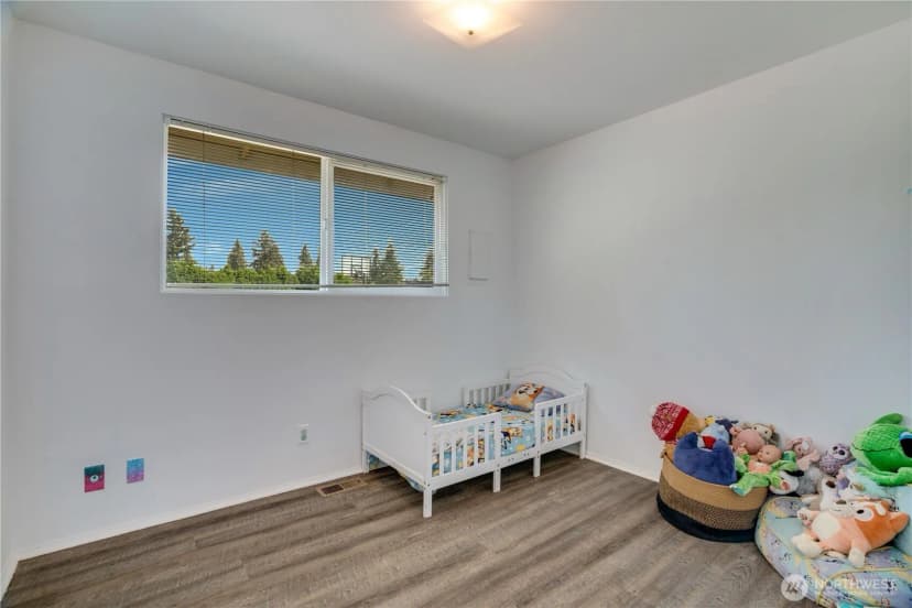 Property photo for 30521 1st Pl Sw, Federal Way photo 14
