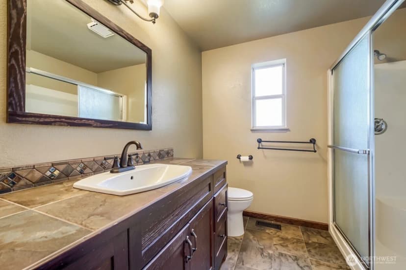 Property photo for 20235 137th Avenue Se, Kent photo 17