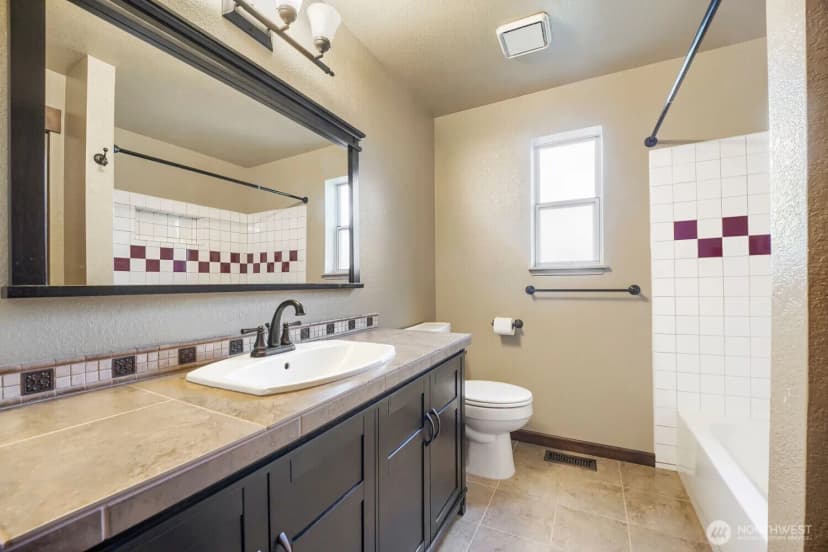 Property photo for 20235 137th Avenue Se, Kent photo 25