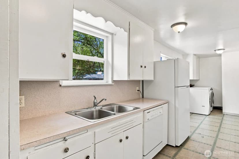 Property photo for 3839 145th Avenue Se, Bellevue photo 12