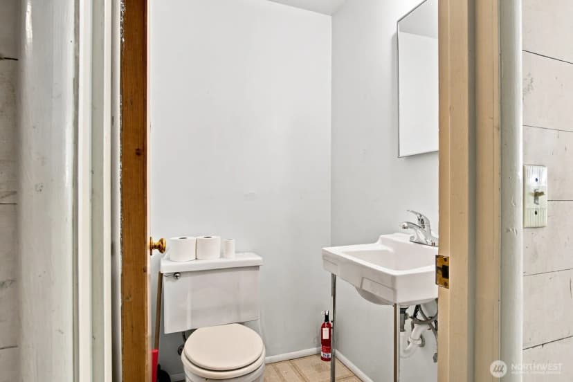 Property photo for 3839 145th Avenue Se, Bellevue photo 22