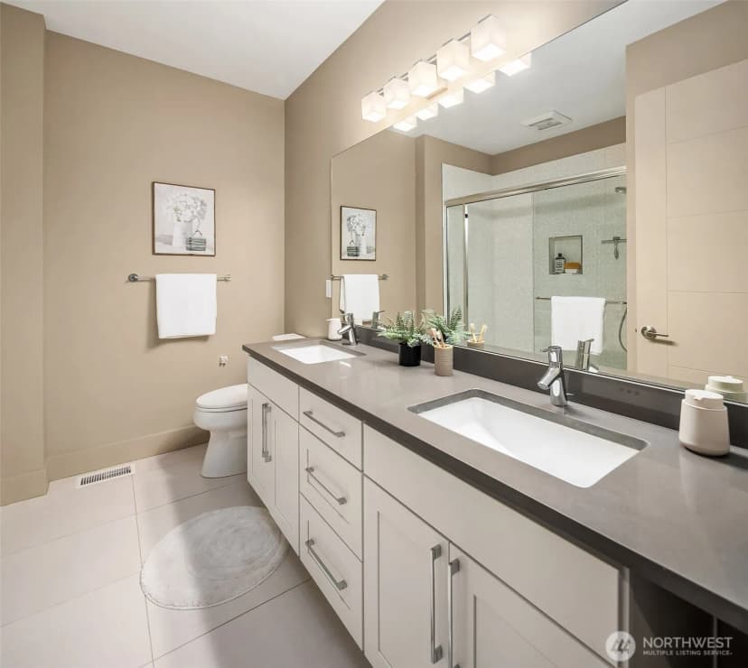 Property photo for 4025 Burton Place W, Seattle photo 30