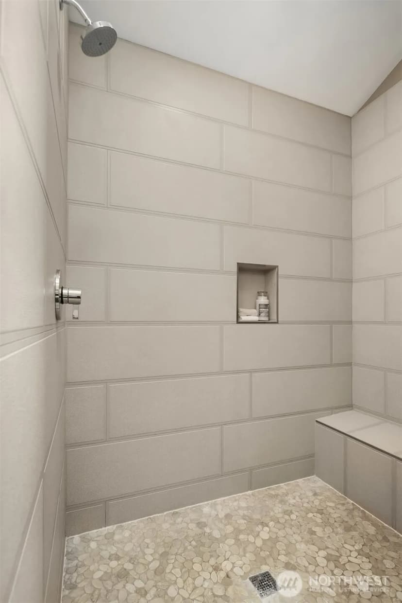 Property photo for 4025 Burton Place W, Seattle photo 20