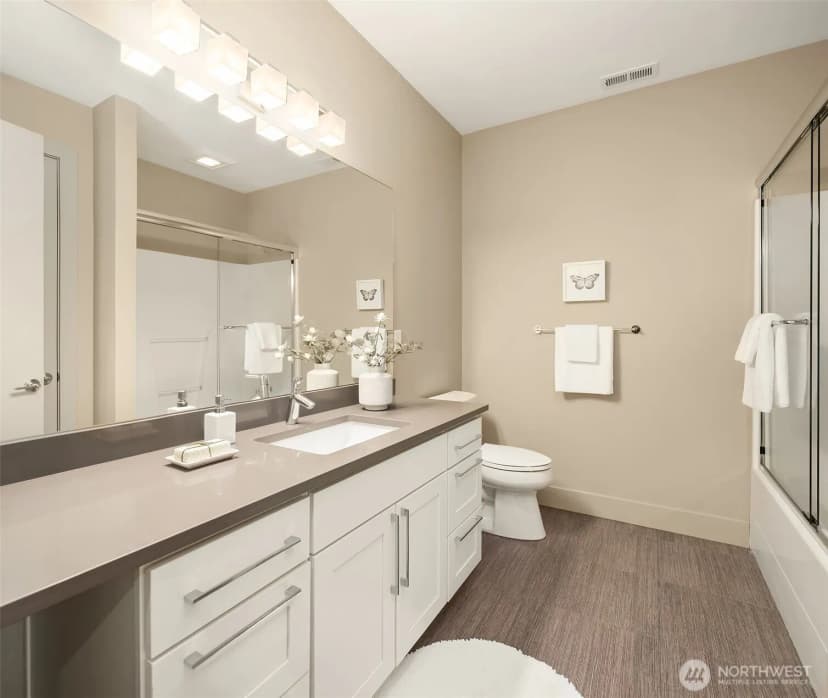 Property photo for 4025 Burton Place W, Seattle photo 25