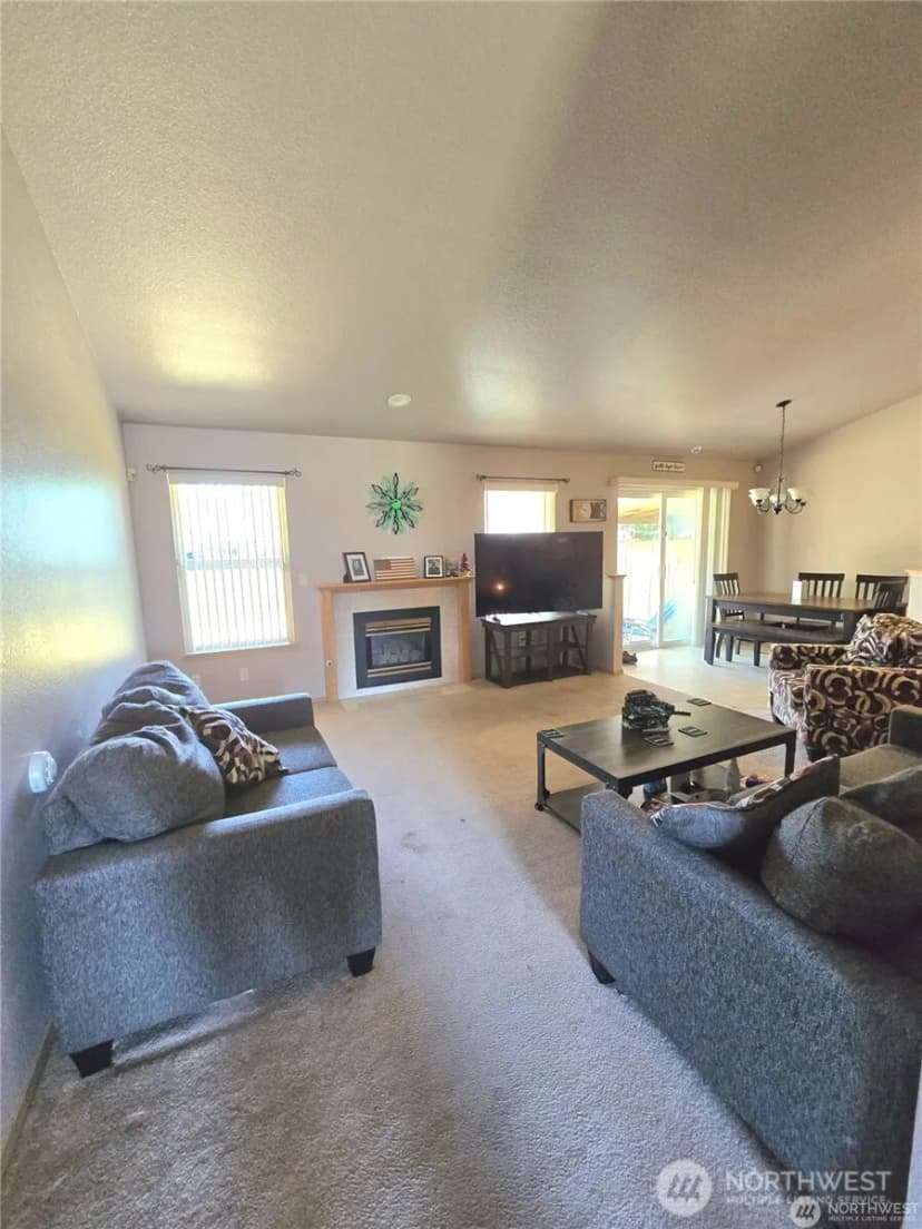 Property photo for 15407 8th Avenue E, Tacoma photo 2