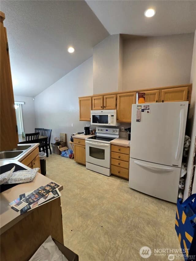 Property photo for 15407 8th Avenue E, Tacoma photo 4