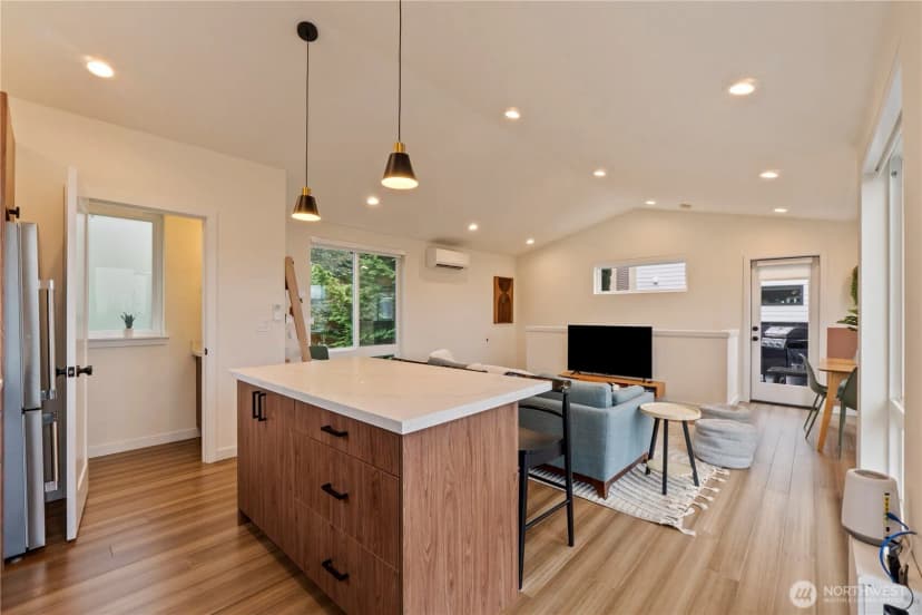 Property photo for 6014 35th Avenue, Seattle photo 11