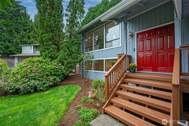 Property photo for 10026 Ne 140th St, Kirkland