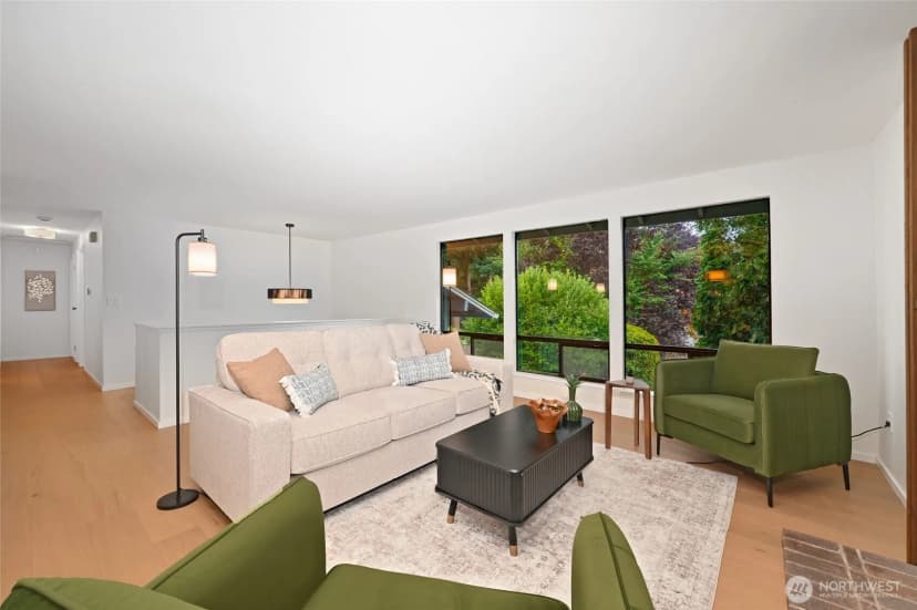 Property photo for 10026 Ne 140th St, Kirkland photo 3