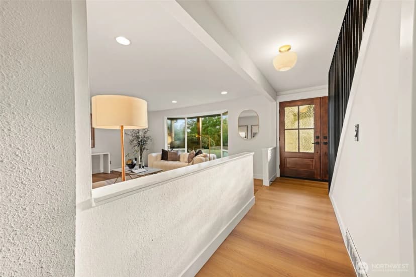 Property photo for 11516 Bartlett Avenue Ne, Seattle