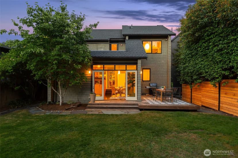 Property photo for 1819 39th Avenue E, Seattle photo 3