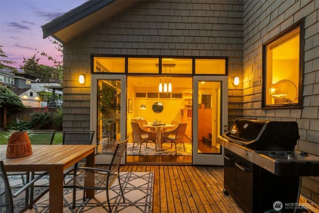 Property photo for 1819 39th Avenue E, Seattle photo 2