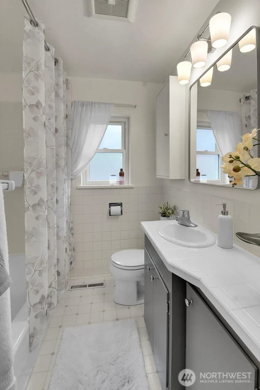 Property photo for 18739 12th Avenue Ne, Shoreline photo 16