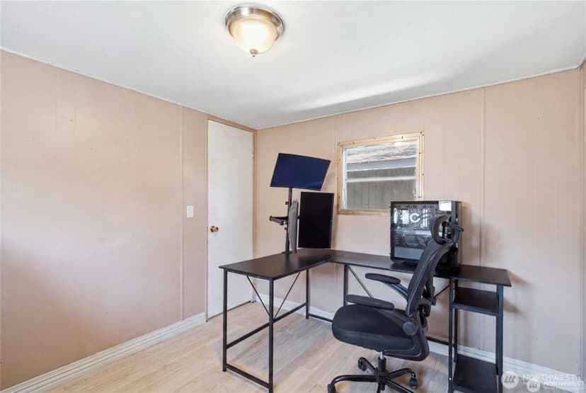 Property photo for 1660 S 333rd Street, Federal Way photo 12