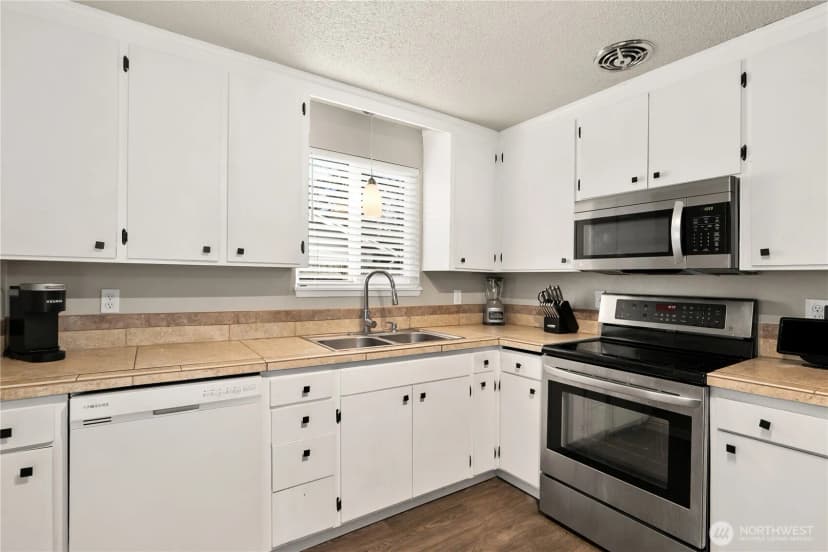 Property photo for 16922 17th Avenue E, Spanaway photo 10