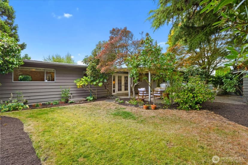 Property photo for 418 2nd Avenue N, Edmonds photo 29
