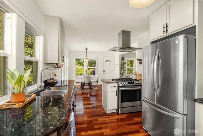 Property photo for 1633 27th Avenue, Seattle photo 9