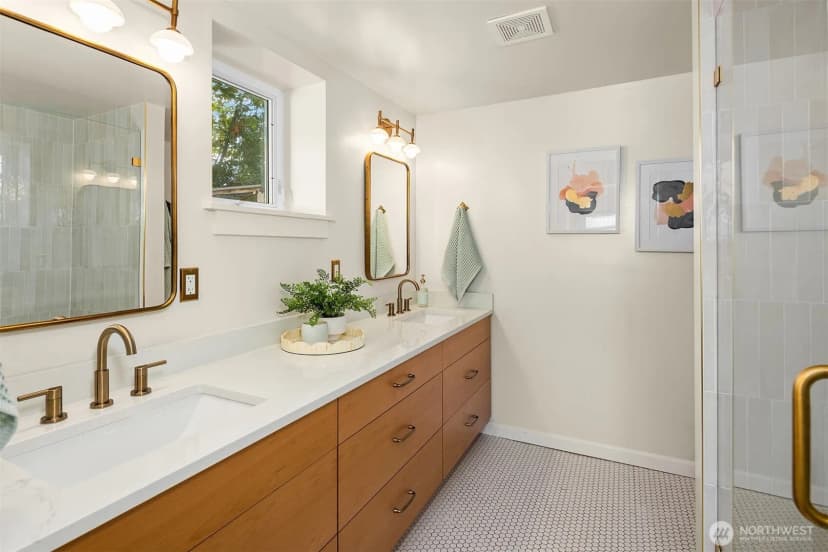 Property photo for 1633 27th Avenue, Seattle photo 15