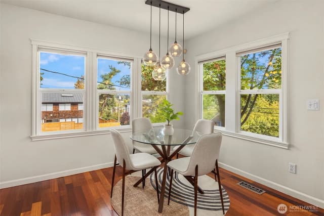Property photo for 1633 27th Avenue, Seattle photo 4