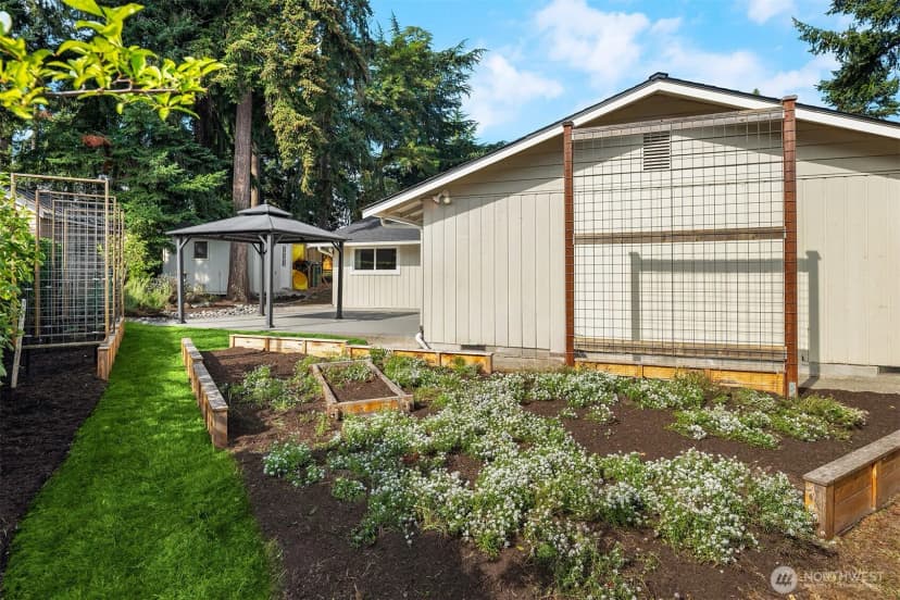 Property photo for 1825 Camas Avenue Ne, Renton photo 25