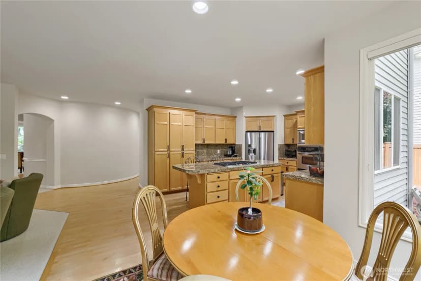 Property photo for 916 275th Place Se, Sammamish photo 11